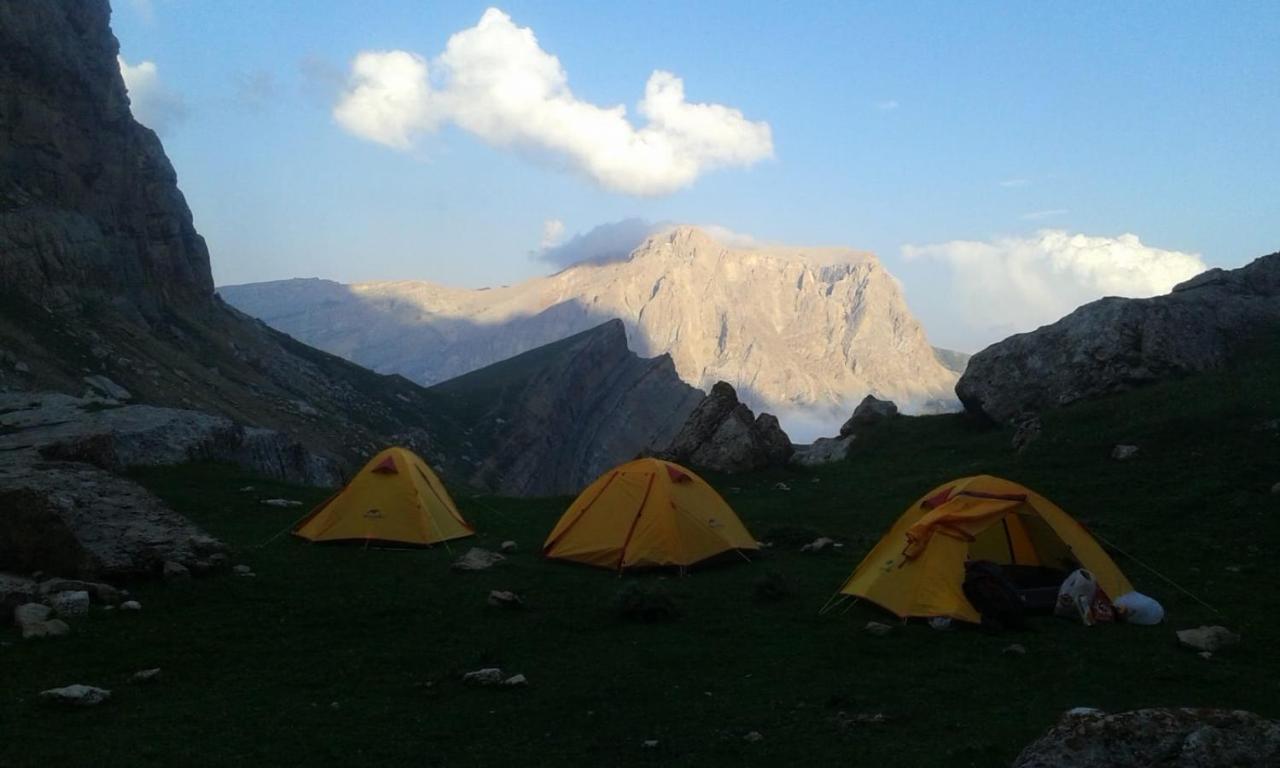 Xinaliq Khinalig Izzet'S Riverside Home Stay Esterno foto