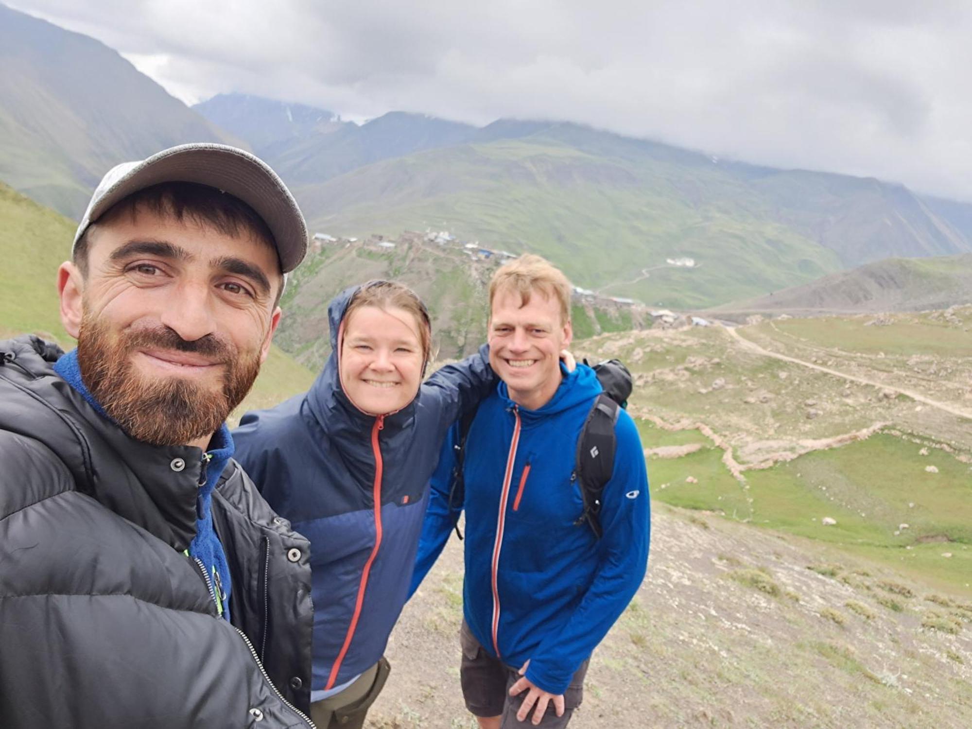 Xinaliq Khinalig Izzet'S Riverside Home Stay Esterno foto