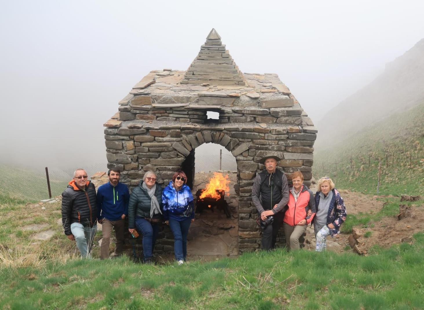 Xinaliq Khinalig Izzet'S Riverside Home Stay Esterno foto
