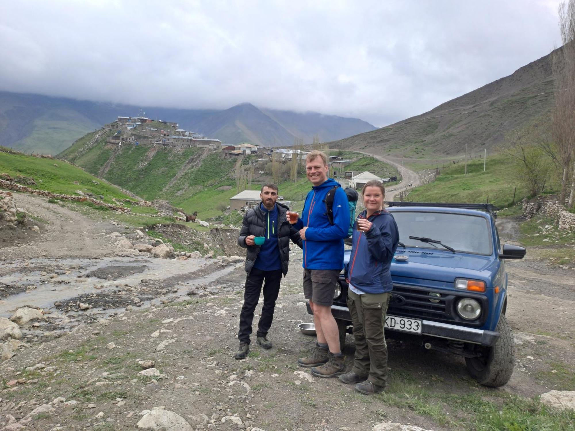 Xinaliq Khinalig Izzet'S Riverside Home Stay Esterno foto