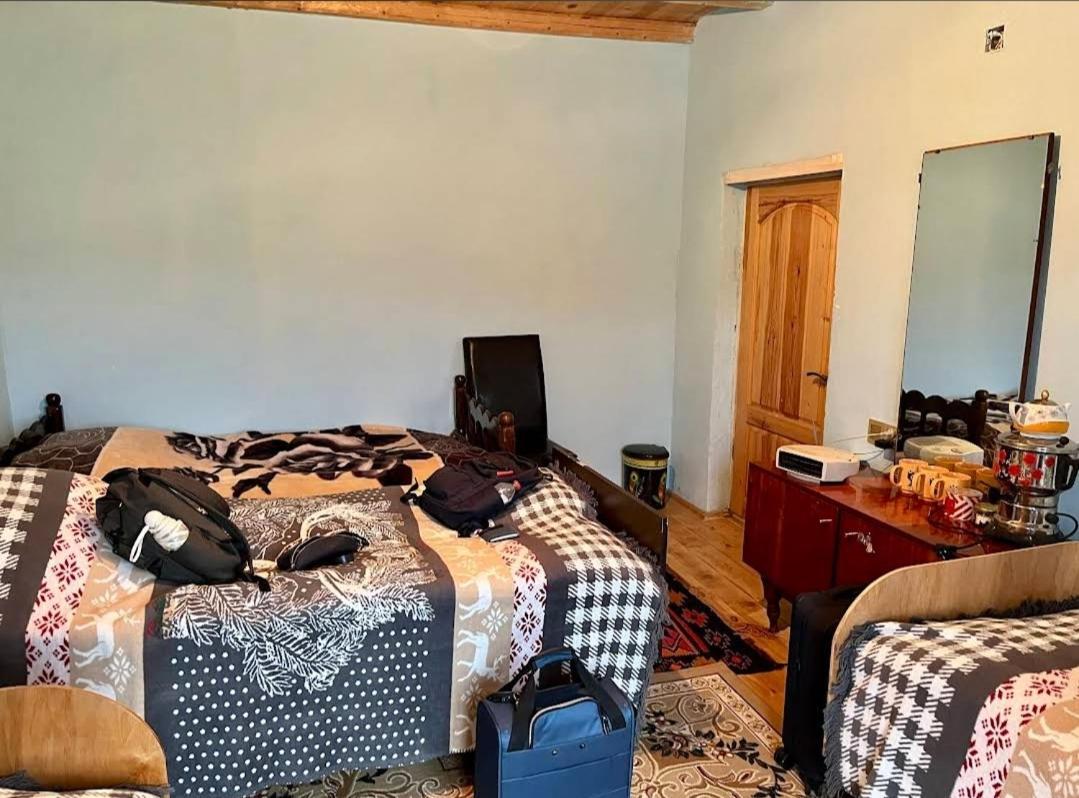 Xinaliq Khinalig Izzet'S Riverside Home Stay Esterno foto