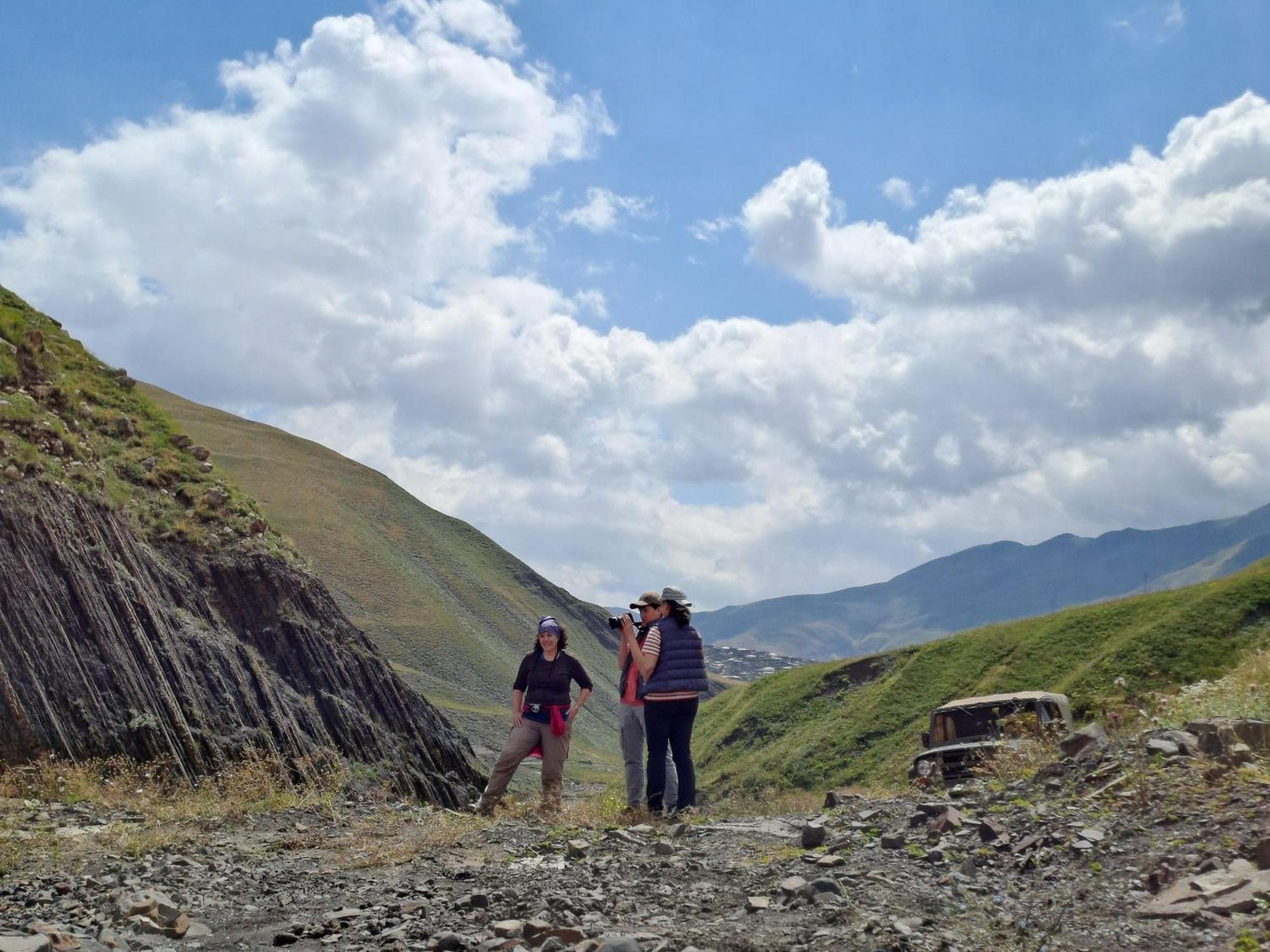 Xinaliq Khinalig Izzet'S Riverside Home Stay Esterno foto