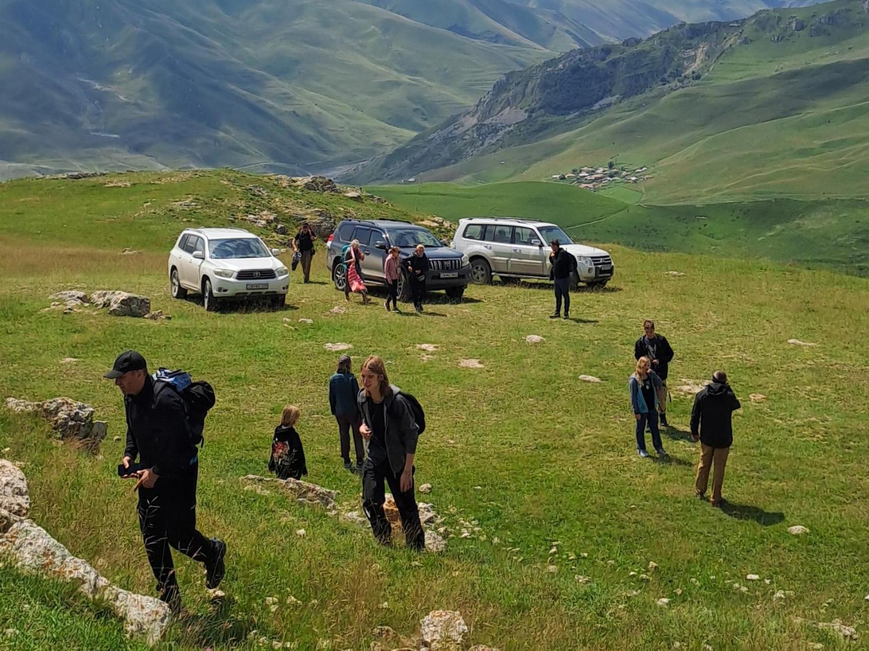Xinaliq Khinalig Izzet'S Riverside Home Stay Esterno foto